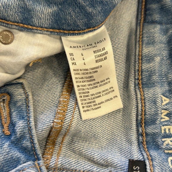 American Eagle Outfitters Light Wash Mom Jeans Size 4 - Picture 4 of 6